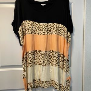 LulaRoe 3X Leah top NWOT